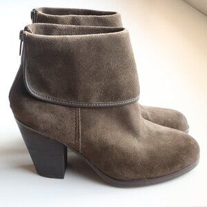 Vince Camuto Hamilton Green Suede Leather Block Heel Ankle Boots Booties 7.5